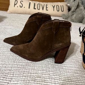 Vince Camuto Chunky Heeled bootie